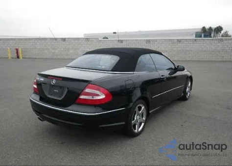 2005 Mercedes-Benz Clk500 z USA, uszkodzony, nr VIN WDBTK75G45T047154